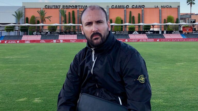 “¿Cuánto daríais por poder jugar un partido…y ganarlo, o empatarlo, o perderlo …? ¿QUÉ MÁS DA?” por Kiko Lacasa